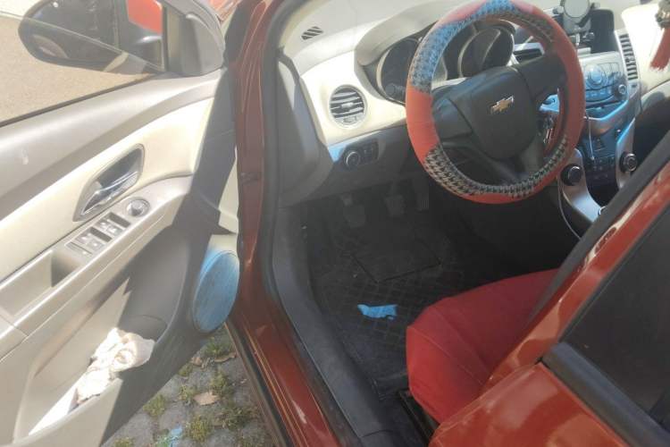 Used Chevrolet Cruze 2015 1.5L Classic SL MT Driver Seat