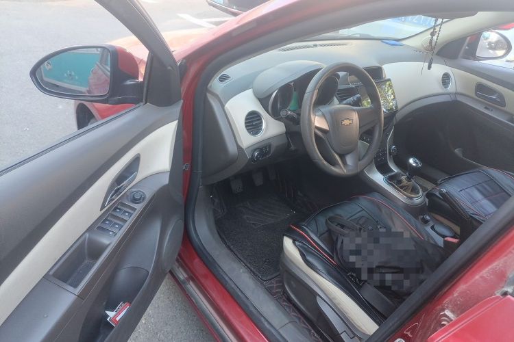 Used Chevrolet Cruze 2015 1.5L Classic SL MT Driver Seat