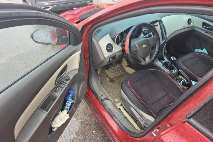 Used Chevrolet Cruze 2015 1.5L Classic SE MT Driver Seat