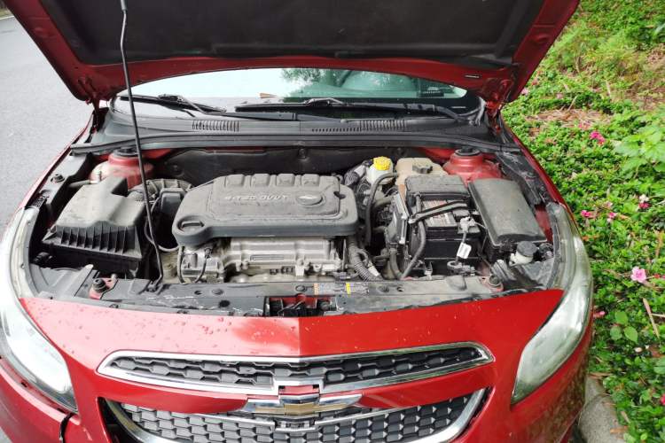 Used Chevrolet Cruze 2015 1.5L Classic SE MT Engine Bay