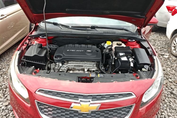 Used Chevrolet Cruze 2015 1.5L Classic SE MT Engine Bay