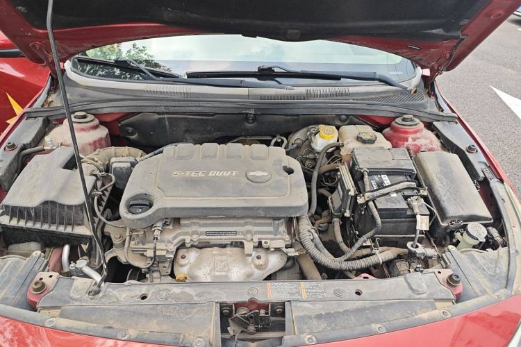 Used Chevrolet Cruze 2015 1.5L Classic SE MT Engine Bay