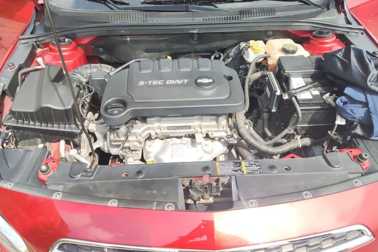 Used Chevrolet Cruze 2015 1.5L Classic SE MT Engine Bay