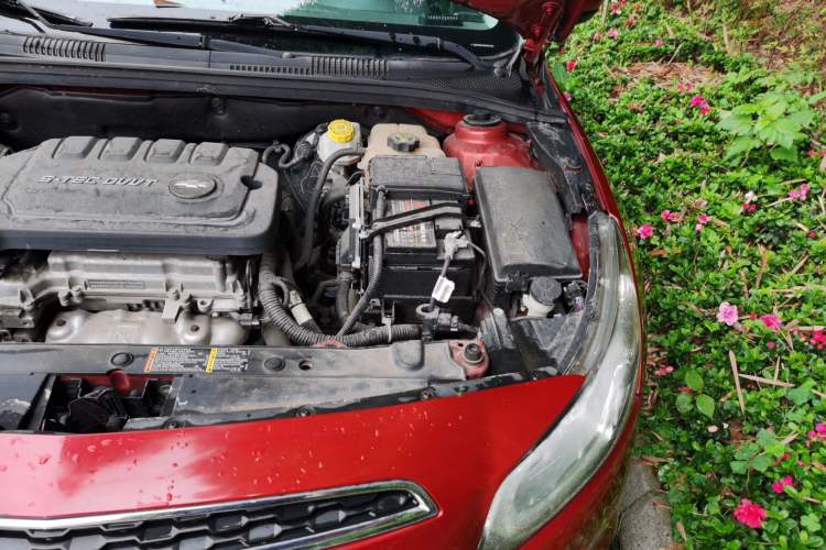 Used Chevrolet Cruze 2015 1.5L Classic SE MT Engine Bay Left