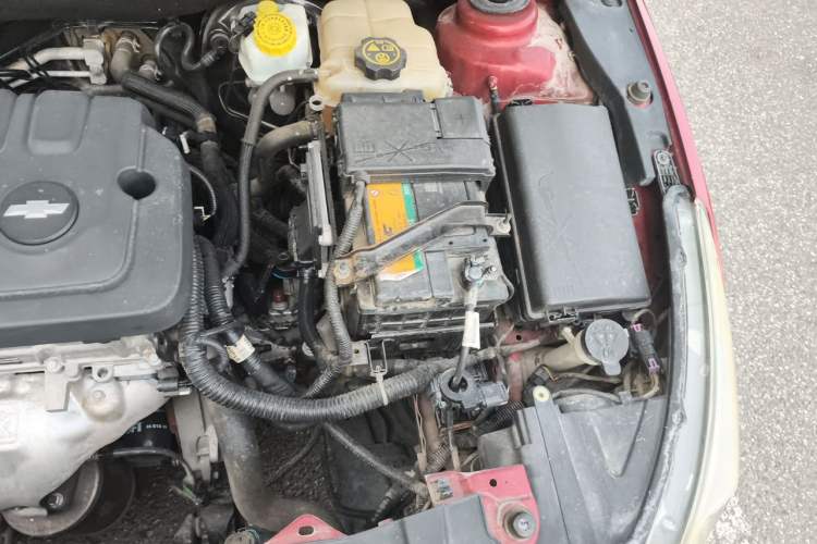 Used Chevrolet Cruze 2015 1.5L Classic SE MT Engine Bay Left