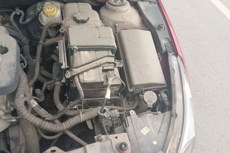 Used Chevrolet Cruze 2015 1.5L Classic SE MT Engine Bay Left