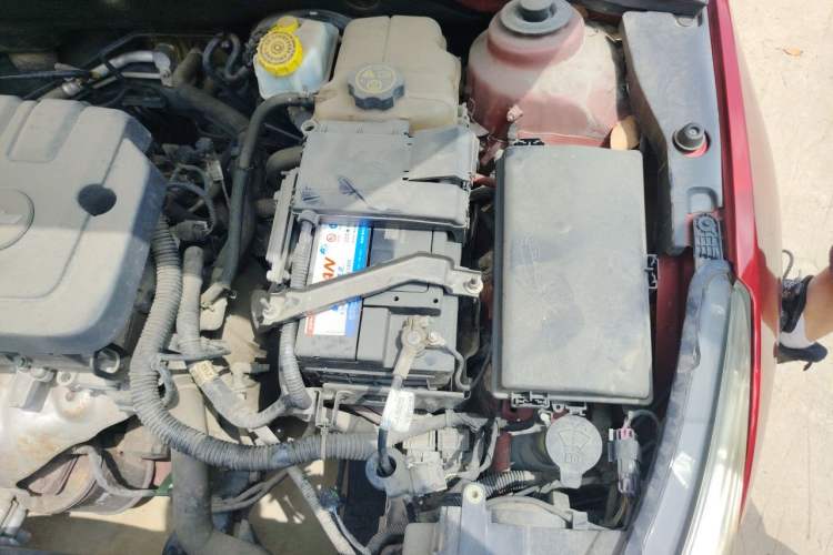 Used Chevrolet Cruze 2015 1.5L Classic SE MT Engine Bay Left