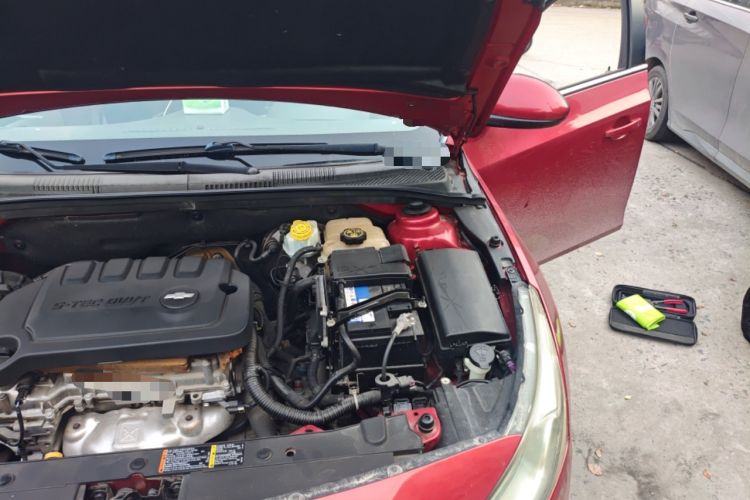 Used Chevrolet Cruze 2015 1.5L Classic SL MT Engine Bay Left