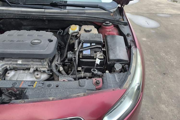 Used Chevrolet Cruze 2015 1.5L Classic SE MT Engine Bay Left