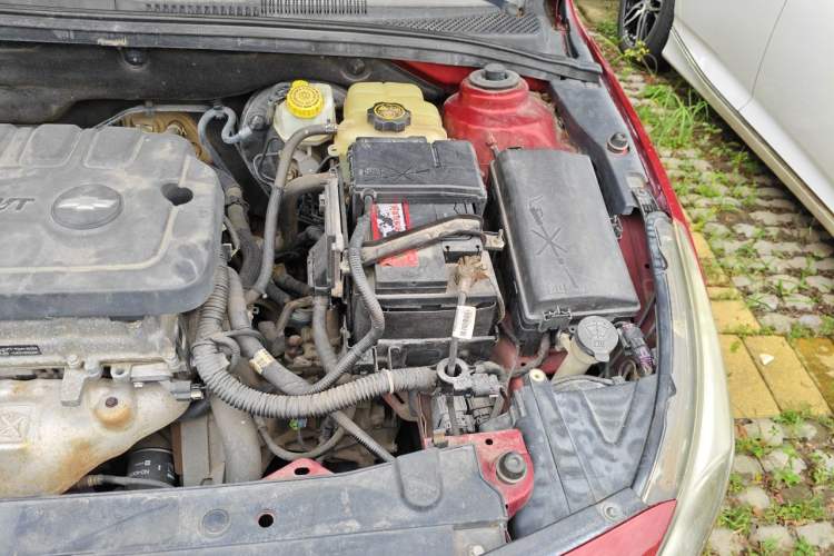 Used Chevrolet Cruze 2015 1.5L Classic SE MT Engine Bay Left