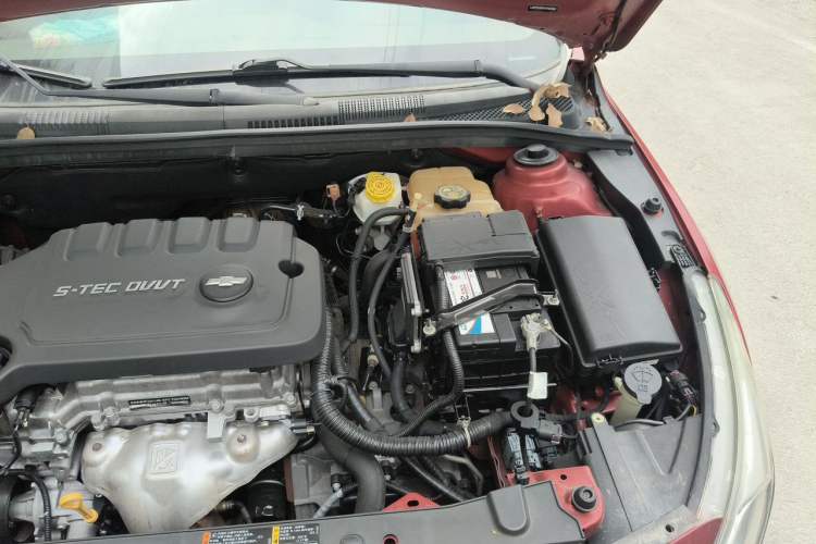 Used Chevrolet Cruze 2015 1.5L Classic SE AT Engine Bay Left