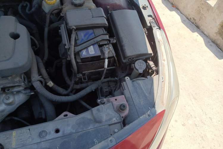 Used Chevrolet Cruze 2015 1.5L Classic SE MT Engine Bay Left