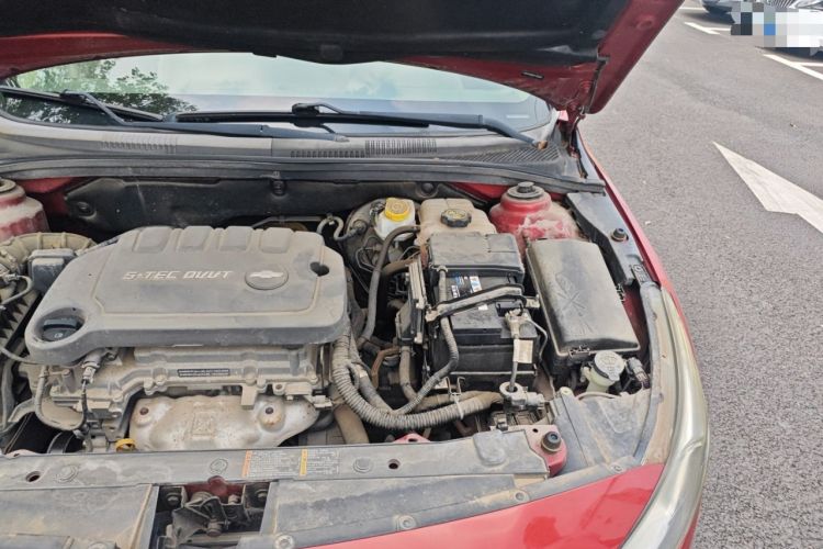 Used Chevrolet Cruze 2015 1.5L Classic SE MT Engine Bay Left