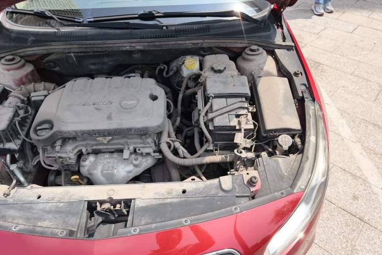 Used Chevrolet Cruze 2015 1.5L Classic SE MT Engine Bay Left