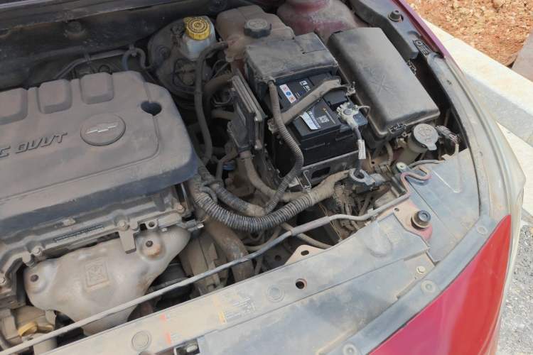 Used Chevrolet Cruze 2015 1.5L Classic SE MT Engine Bay Left
