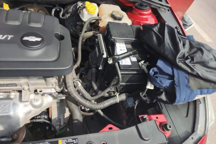 Used Chevrolet Cruze 2015 1.5L Classic SE MT Engine Bay Left