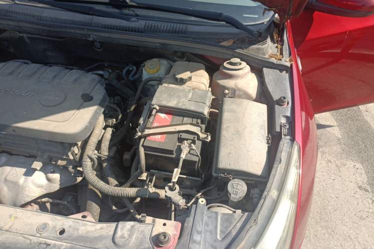 Used Chevrolet Cruze 2015 1.5L Classic SE MT Engine Bay Left