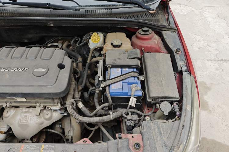 Used Chevrolet Cruze 2015 1.5L Classic SL MT Engine Bay Left