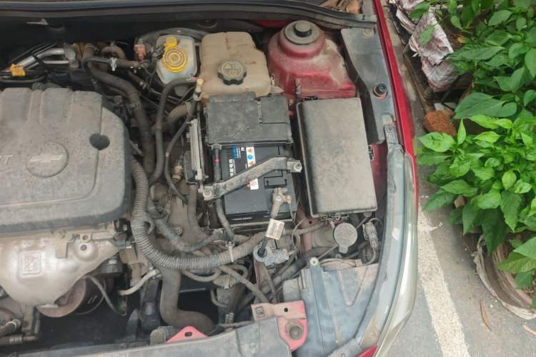 Used Chevrolet Cruze 2015 1.5L Classic SE AT Engine Bay Left