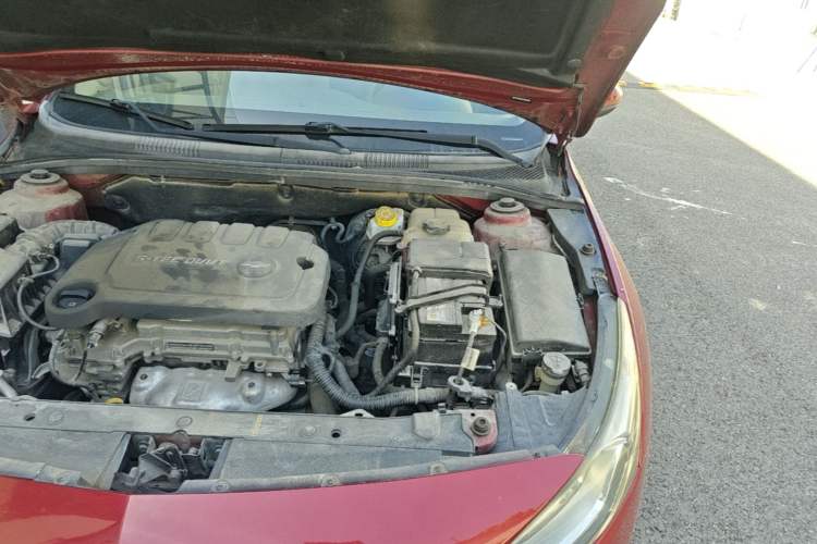 Used Chevrolet Cruze 2015 1.5L Classic SL MT Engine Bay Left