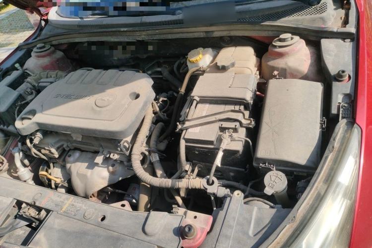 Used Chevrolet Cruze 2015 1.5L Classic SE MT Engine Bay Left