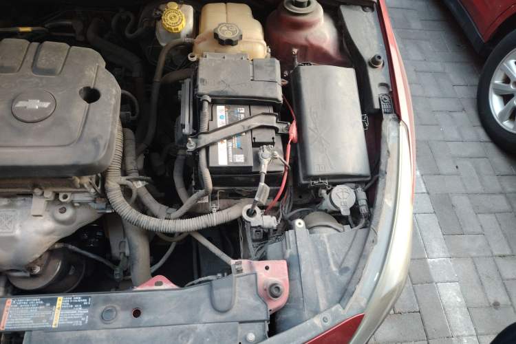 Used Chevrolet Cruze 2015 1.5L Classic SL MT Engine Bay Left