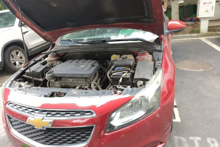 Used Chevrolet Cruze 2015 1.5L Classic SL MT Engine Bay Left