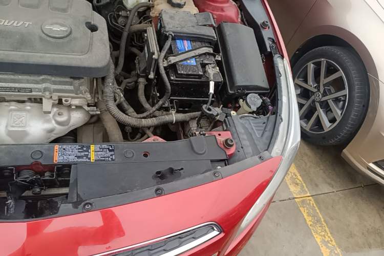Used Chevrolet Cruze 2015 1.5L Classic SL MT Engine Bay Left