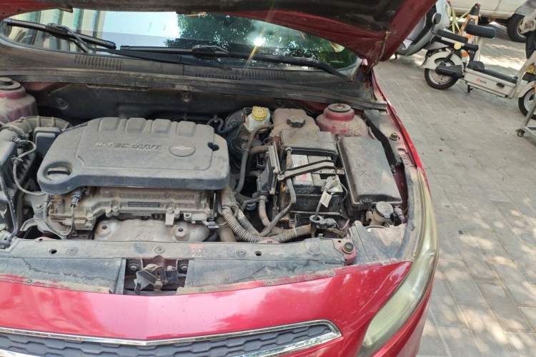 Used Chevrolet Cruze 2015 1.5L Classic SL MT Engine Bay Left