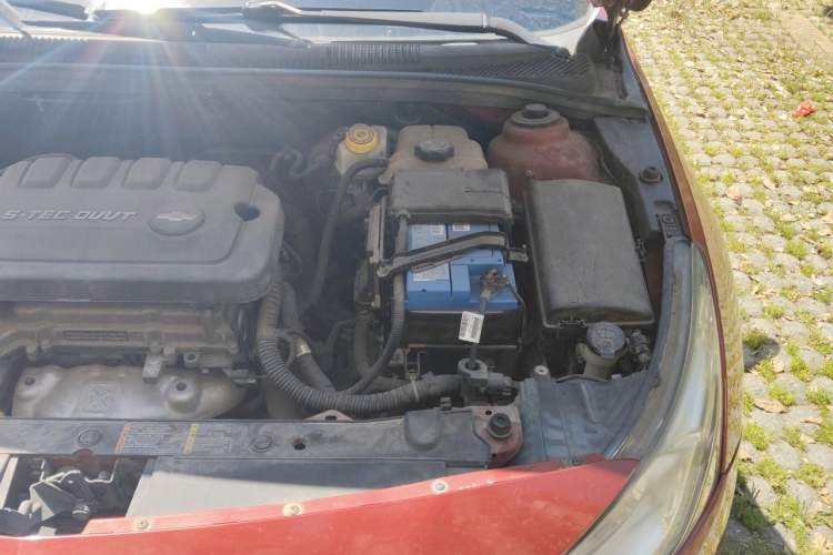Used Chevrolet Cruze 2015 1.5L Classic SL MT Engine Bay Left