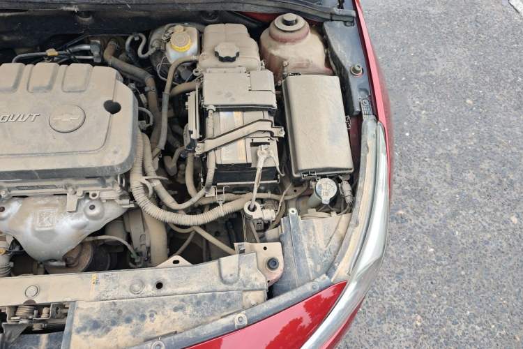 Used Chevrolet Cruze 2015 1.5L Classic SE MT Engine Bay Left