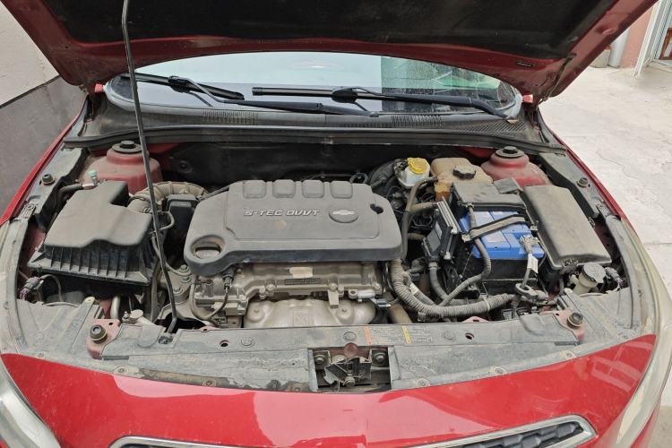 Used Chevrolet Cruze 2015 1.5L Classic SL MT Engine Bay