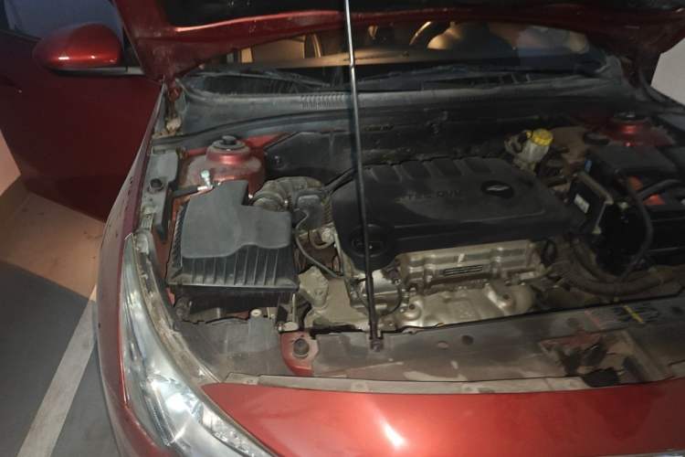 Used Chevrolet Cruze 2015 1.5L Classic SL MT Engine Bay Right