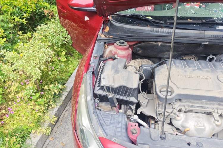 Used Chevrolet Cruze 2015 1.5L Classic SE MT Engine Bay Right