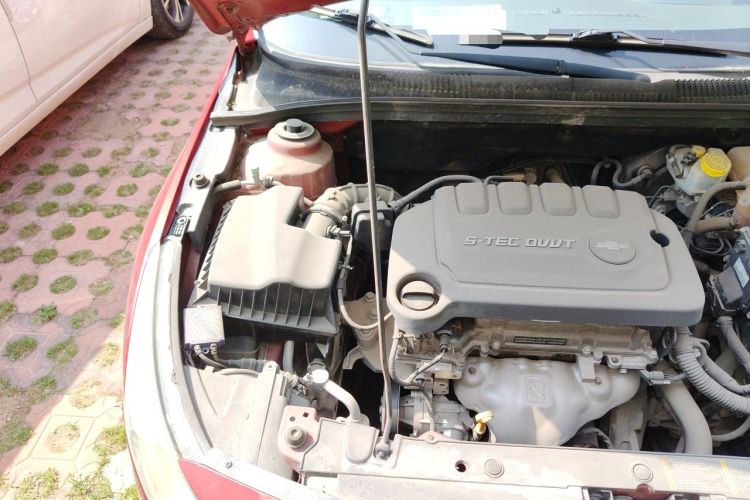 Used Chevrolet Cruze 2015 1.5L Classic SL MT Engine Bay Right