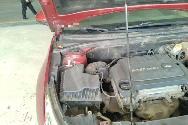 Used Chevrolet Cruze 2015 1.5L Classic SL MT Engine Bay Right