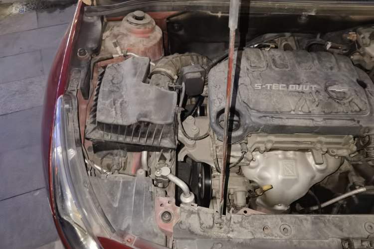 Used Chevrolet Cruze 2015 1.5L Classic SE AT Engine Bay Right