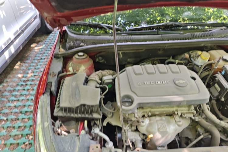 Used Chevrolet Cruze 2015 1.5L Classic SE AT Engine Bay Right