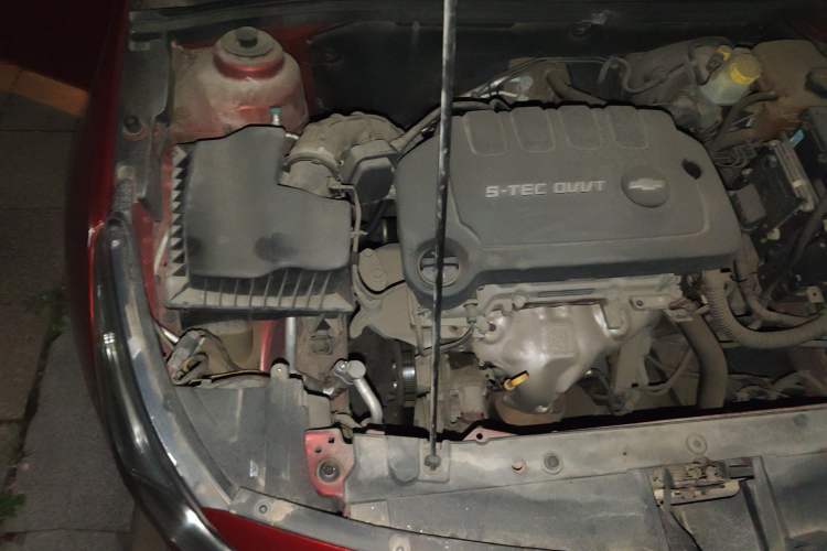 Used Chevrolet Cruze 2015 1.5L Classic SL MT Engine Bay Right