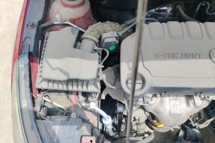 Used Chevrolet Cruze 2015 1.5L Classic SE MT Engine Bay Right