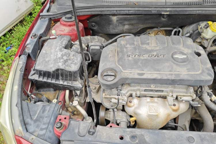 Used Chevrolet Cruze 2015 1.5L Classic SE MT Engine Bay Right