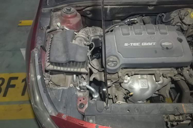 Used Chevrolet Cruze 2015 1.5L Classic SE MT Engine Bay Right