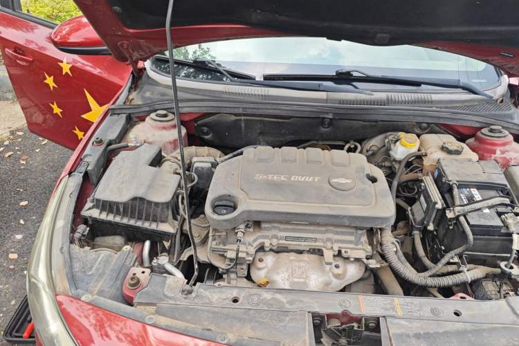 Used Chevrolet Cruze 2015 1.5L Classic SE MT Engine Bay Right