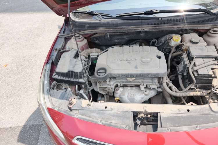 Used Chevrolet Cruze 2015 1.5L Classic SE MT Engine Bay Right