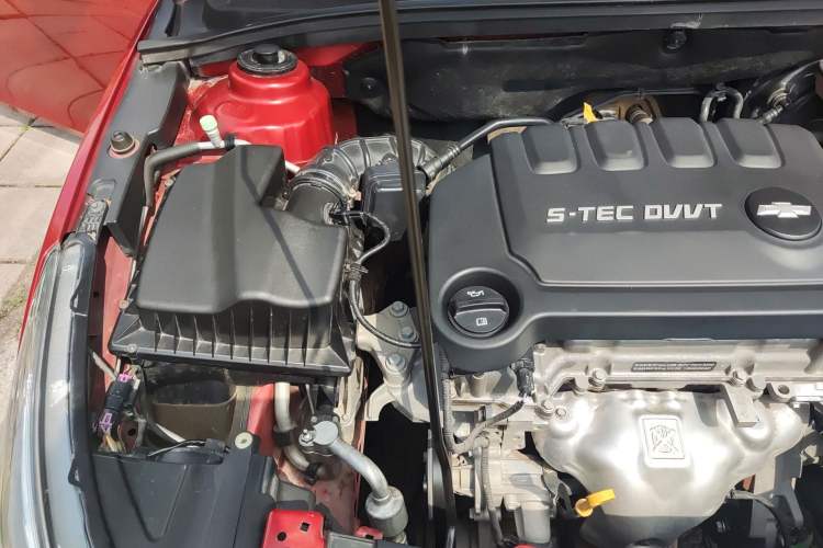 Used Chevrolet Cruze 2015 1.5L Classic SE MT Engine Bay Right