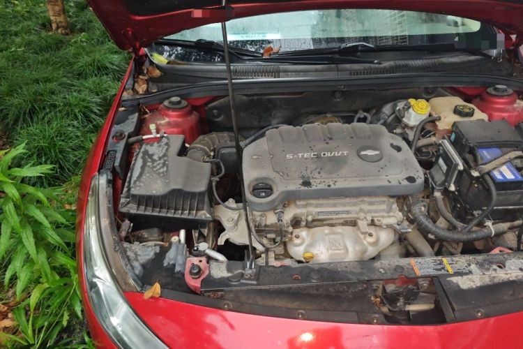 Used Chevrolet Cruze 2015 1.5L Classic SL MT Engine Bay Right