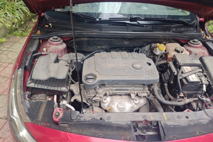Used Chevrolet Cruze 2015 1.5L Classic SE MT Engine Bay Right