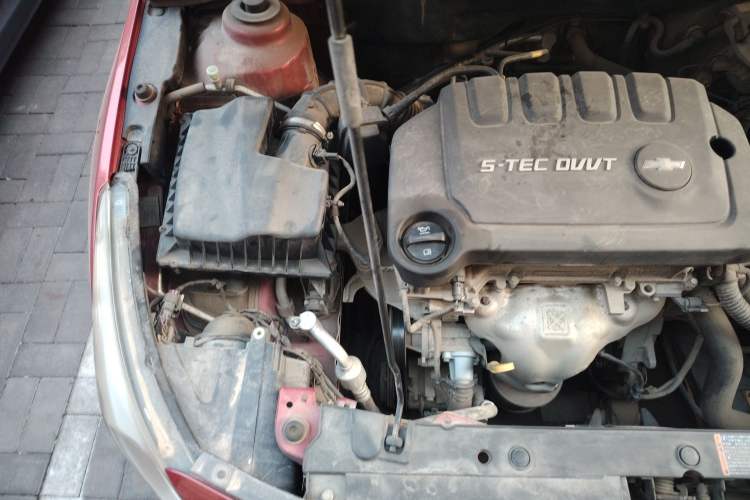 Used Chevrolet Cruze 2015 1.5L Classic SL MT Engine Bay Right