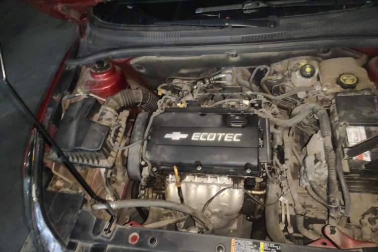 Used Chevrolet Cruze 2015 Hatchback 1.6L Automatic Comfort Edition Engine Bay Right