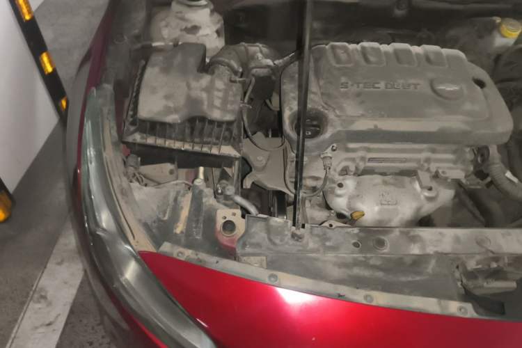 Used Chevrolet Cruze 2015 1.5L Classic SL MT Engine Bay Right